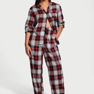 Victoria’s Secret Flannel Long Pajama Set - short